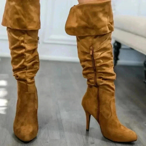 Unmatchable boots in tan - Picture 1 of 10